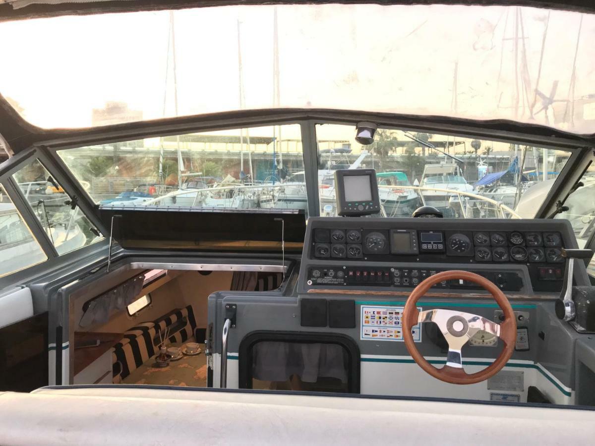 Отель Yacht Experience Barcelona Сан-Адриан-де-Бесос Экстерьер фото