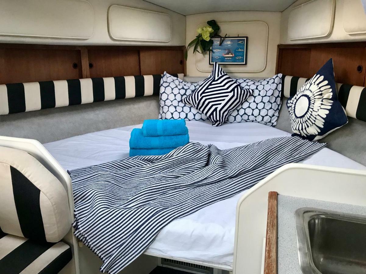 Отель Yacht Experience Barcelona Сан-Адриан-де-Бесос Экстерьер фото