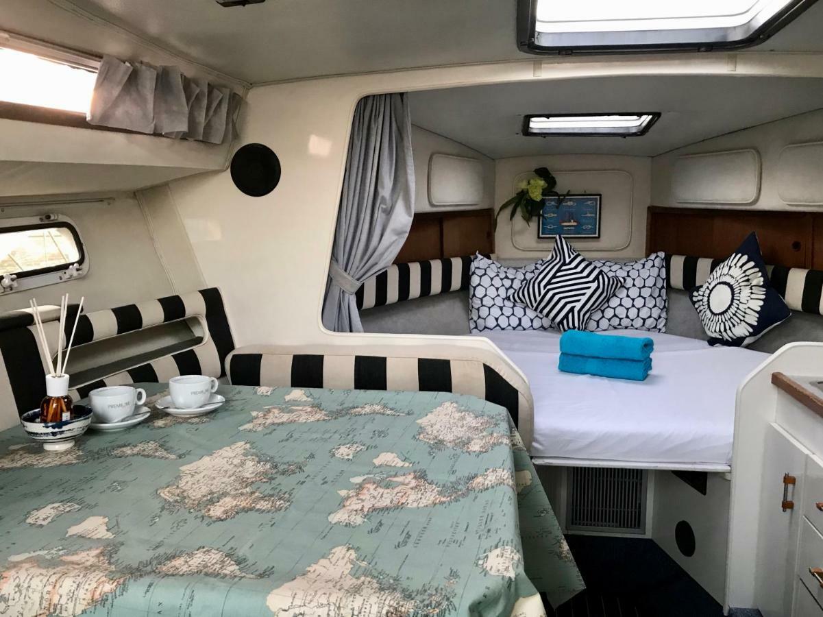 Отель Yacht Experience Barcelona Сан-Адриан-де-Бесос Экстерьер фото