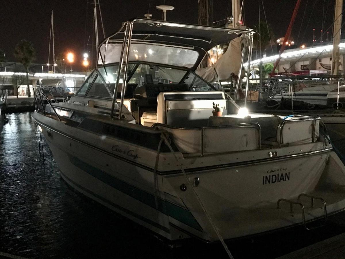 Отель Yacht Experience Barcelona Сан-Адриан-де-Бесос Экстерьер фото